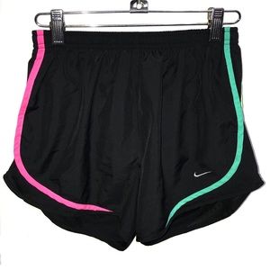 Nike || Retro colored jogging shorts
